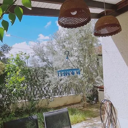 Lejlighed Garden Flat *