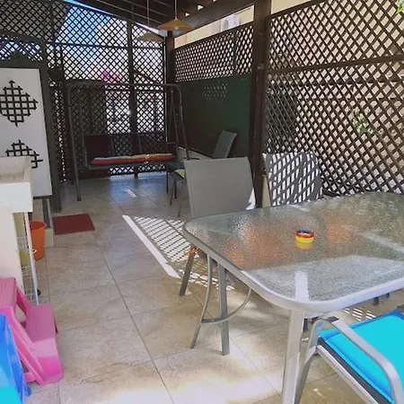 Garden Flat Lejlighed *