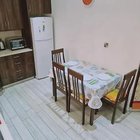 Garden Flat *